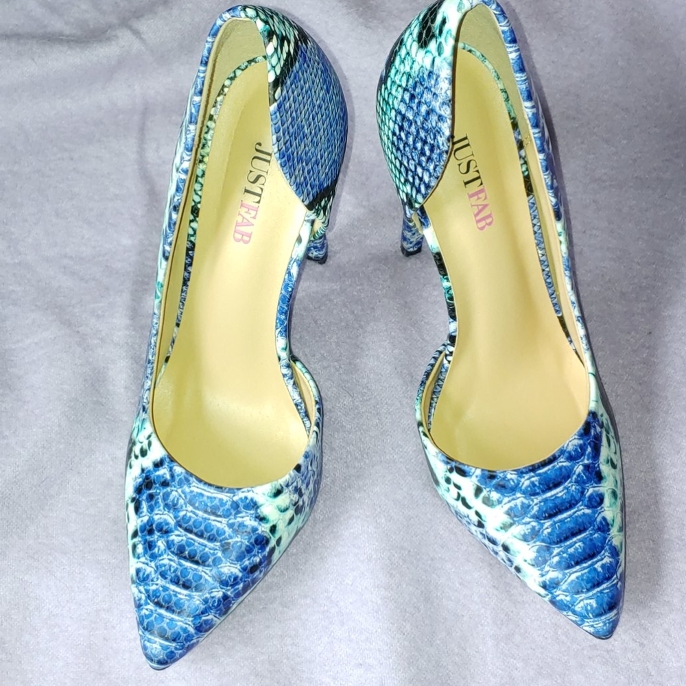 New & Unworn Just Fab Blue Snake Print 4" Heels